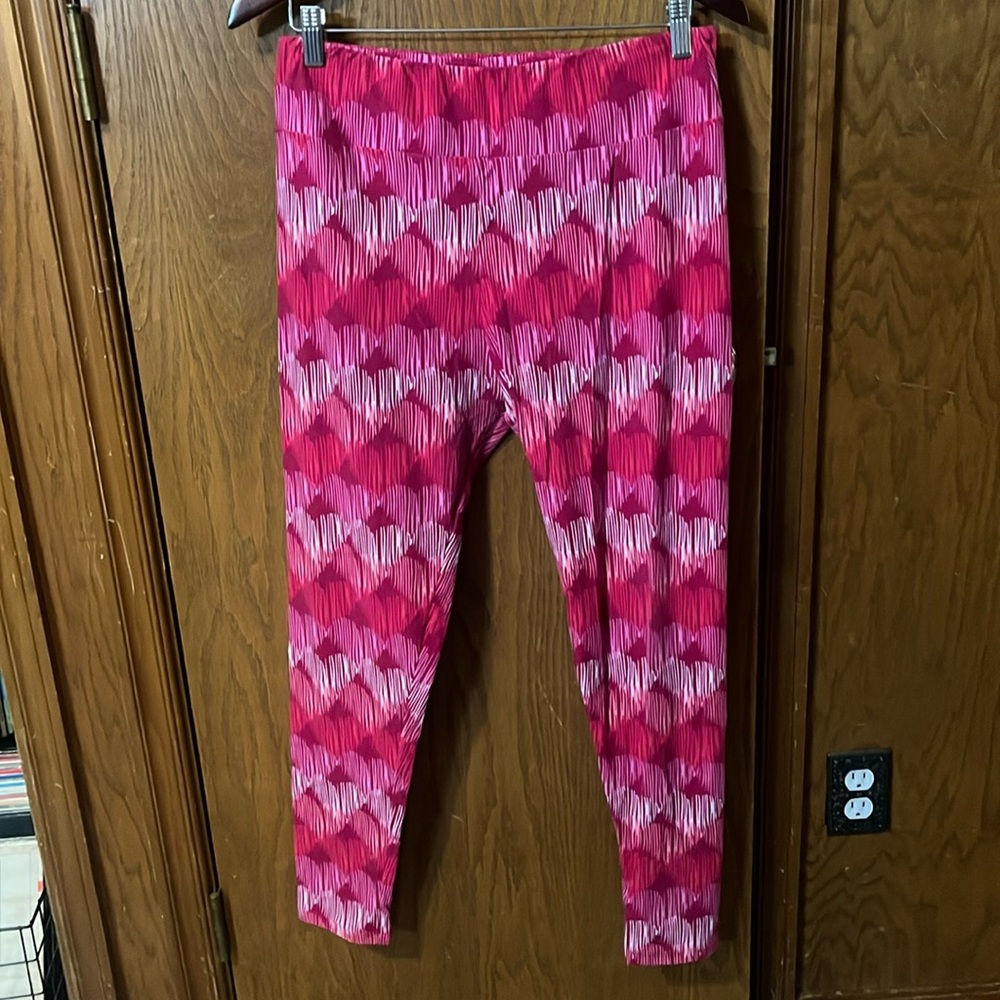 LuLaRoe Tall and Curvy Valentine Leggings